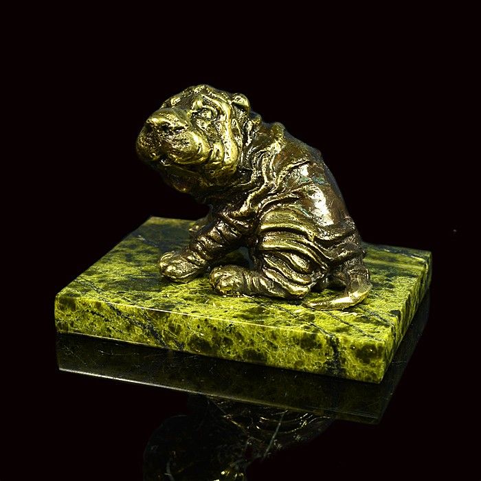 Статуэтка из бронзы: Собака Шарпей на подставке из змеевика 1309225